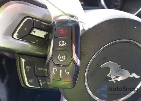 2016 Ford Mustang V6 z USA, uszkodzony, nr VIN 1FA6P8AM4G5215602